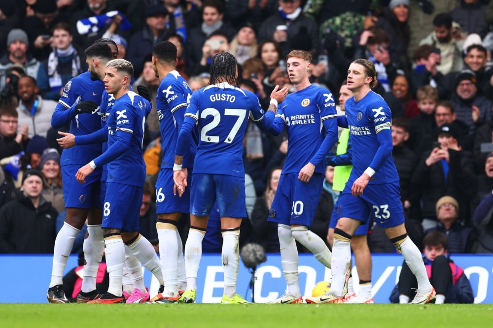 NBA湖人主场获胜，詹姆斯砍下高分