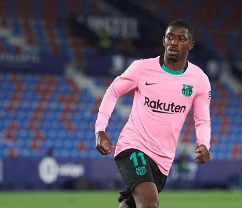 欧文快攻压哨上篮，全场沸腾