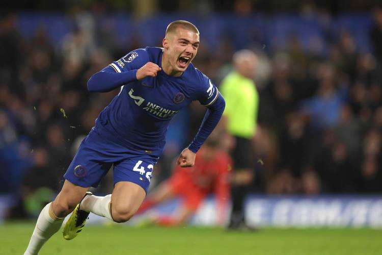 弗兰克：防守型教练？我带的队进球挺多的；庆幸自己不碰社媒