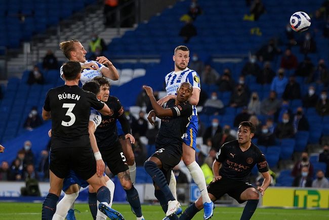 半场战报：巴西2-0塞内加尔，埃斯特旺、卡塞米罗建功