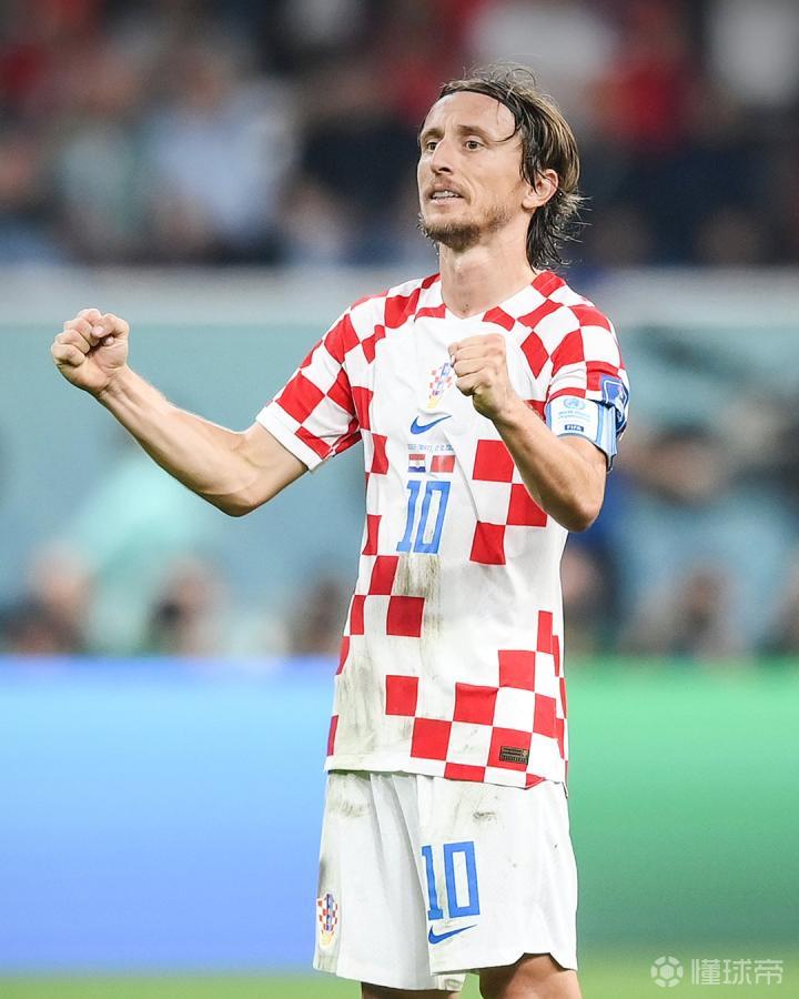 率队晋级美职联1／4决赛后，梅西现场观看儿子训练