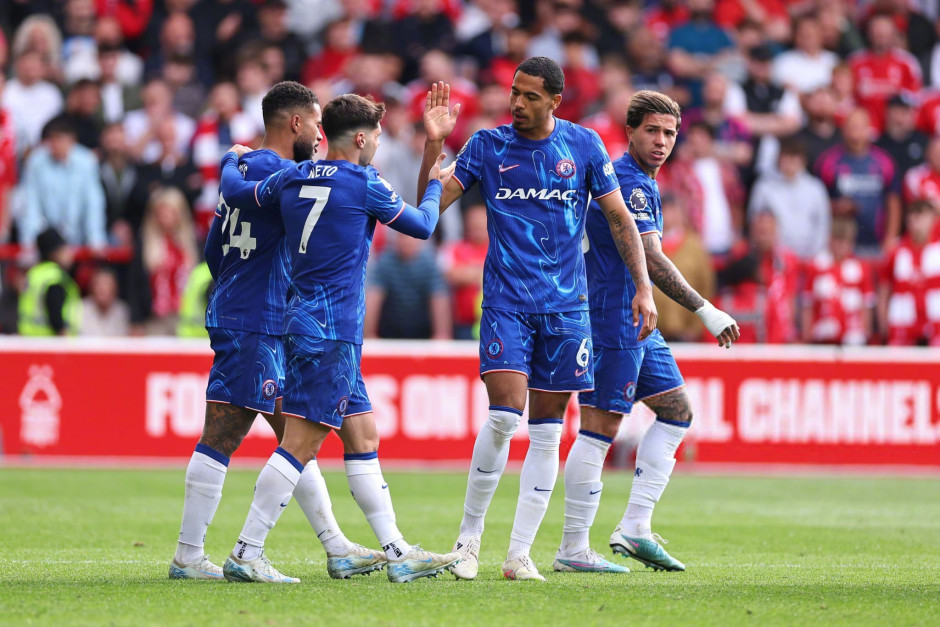 前锋终结进球荒，庆祝动作感动球迷